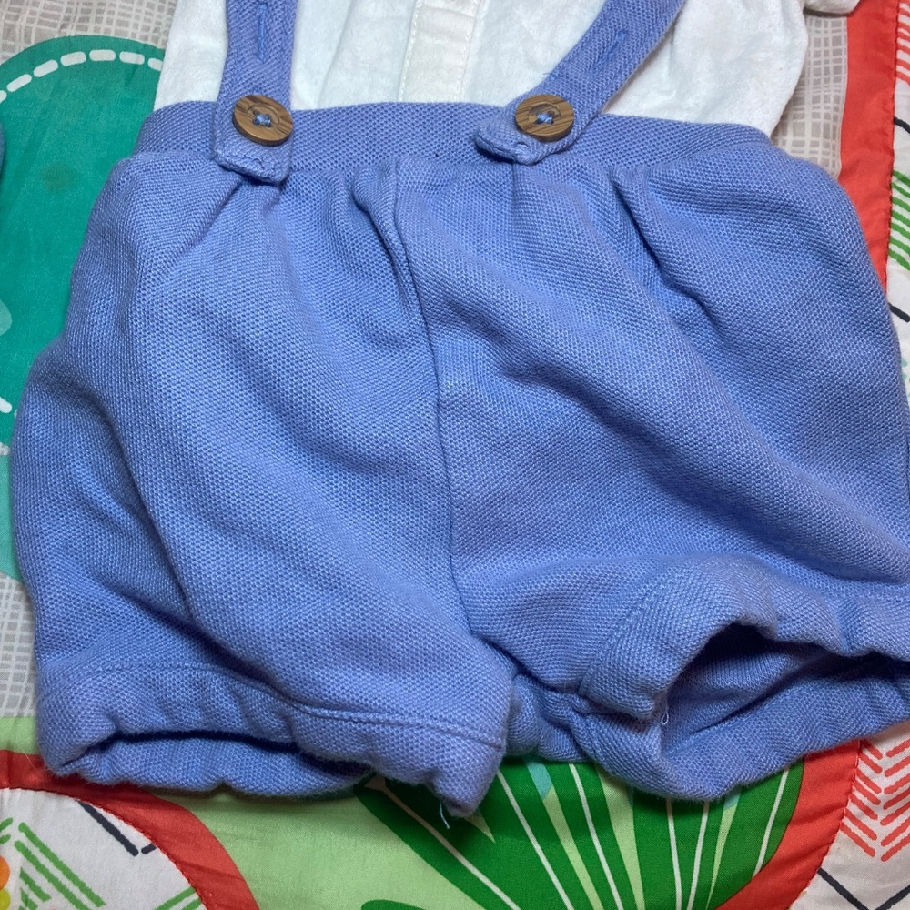 ❤️2 outfits with shorts/suspenders 3-6 months - Picture 6 of 7
